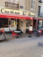 Creperie La Boudeuse inside