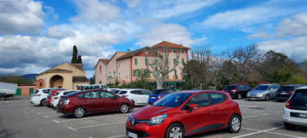 La Ferme Du Gapeau outside