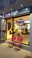 Tutti Pizz food