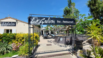 Le Galion outside