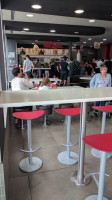 Kfc Villenave-d'ornon inside