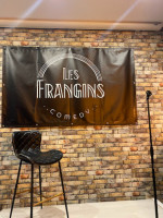 Les Frangins inside