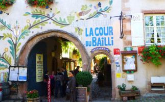 Cour Du Bailli La inside