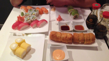 Central Sushi food