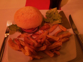 Le Bistrot Burger food