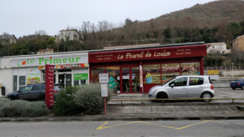 La Panetiere outside