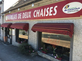 Relais Des Deux Chaises food