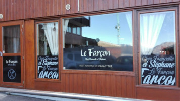 Le Farcon outside