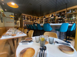 Comptoir Des Fables food