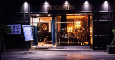 Le Caveau des Lys inside