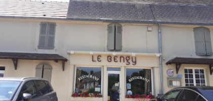 Le Bengy outside