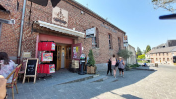 Les Caves De L'abbaye food