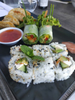 Eat Suchi food