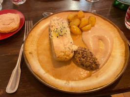 Le Saint Hubert food