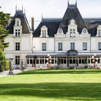 La Table Du Marquis Au Château De Maubreuil outside