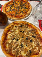 Pizza del Mondo food