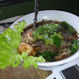 Madame Shawn Bistrot Thai food