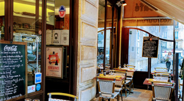 Le Petit Monceau food