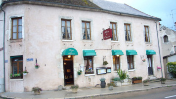 Auberge de l'Esperance outside