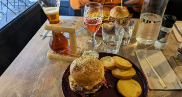 Le Panier A Burgers food