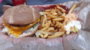 Elie’s Burger food