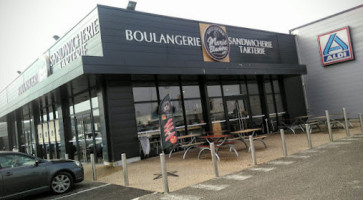 Boulangerie Marie Blachere outside