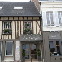 La Gazette outside