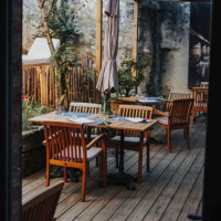 Bistrot De L'oustalet inside