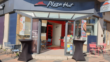 Pizza Hut inside