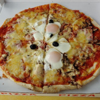 La Plud' Pizza Napolitaine food