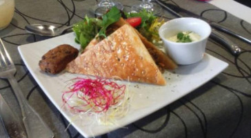 Le Moulin De Coupeau food