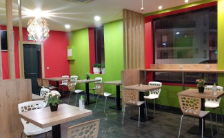 Salengro Tandoori inside