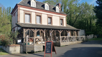 Auberge L'ecole Buissonniere inside