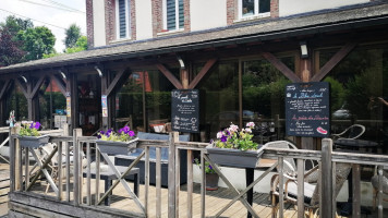 Auberge L'ecole Buissonniere food