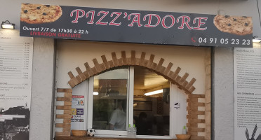 Pizz'Adore food