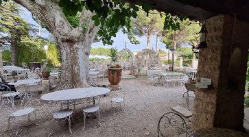 La Terrasse Du T.c Vignal inside