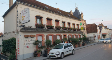 Le Relais Champenois Et Du Lion D'or outside