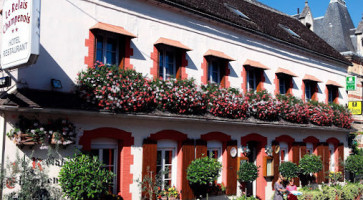 Le Relais Champenois Et Du Lion D'or outside