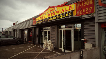 La Cite Imperiale outside