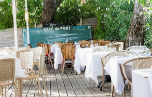 Le Cafe Du Port food