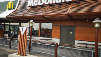 Mcdonald's outside