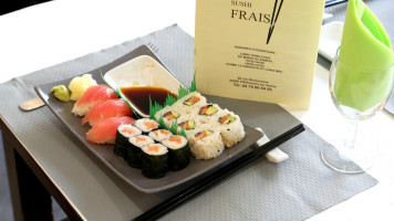 Sushi Frais food