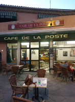 Cafe De Le Gare inside