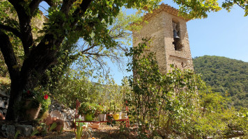 Auberge De Brantes outside