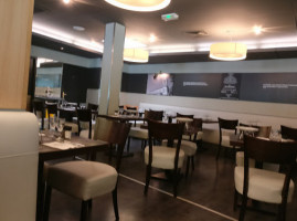 Bistro Regent inside