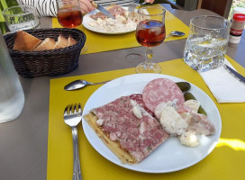 Le Plateau De Noblat food