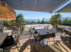 Ferme Auberge La Baie Des Anges inside