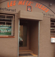 Les Mets Tisses food