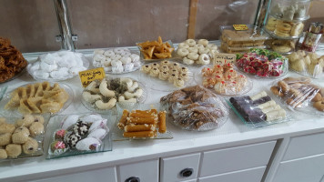 Alrayan Patisseries Orientales food