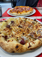 Pizza Della food